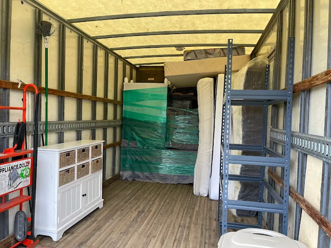 Move Up Movers provide efficient and safe residential moves.