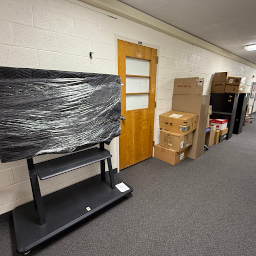 Move Up Movers help businesses maximize their moving time.