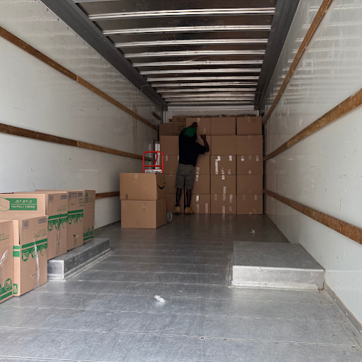 Move Up Movers in Erie PA provide full-service packing, with boxes, blankets, bags, straps, and wraps.