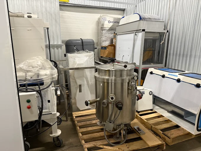 Move Up Movers move business and industrial supplies.